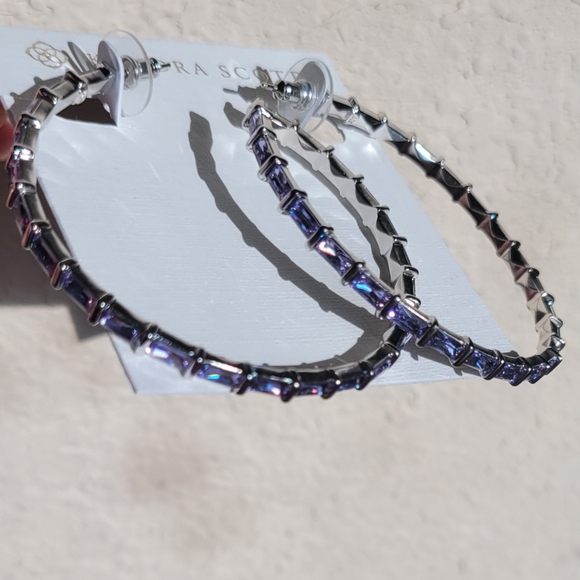 NWT KENDRA SCOTT SILVER AND PURPLE LARGE HOOP EARRINGS - Picture 3 of 7
